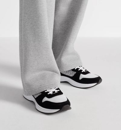 "B25" Sneaker