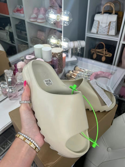 Beige Sandalen Slides