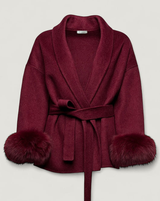 Kurzer Wollmantel mit Fellärmel - THE HELSINKI VELVET Burgundyrot