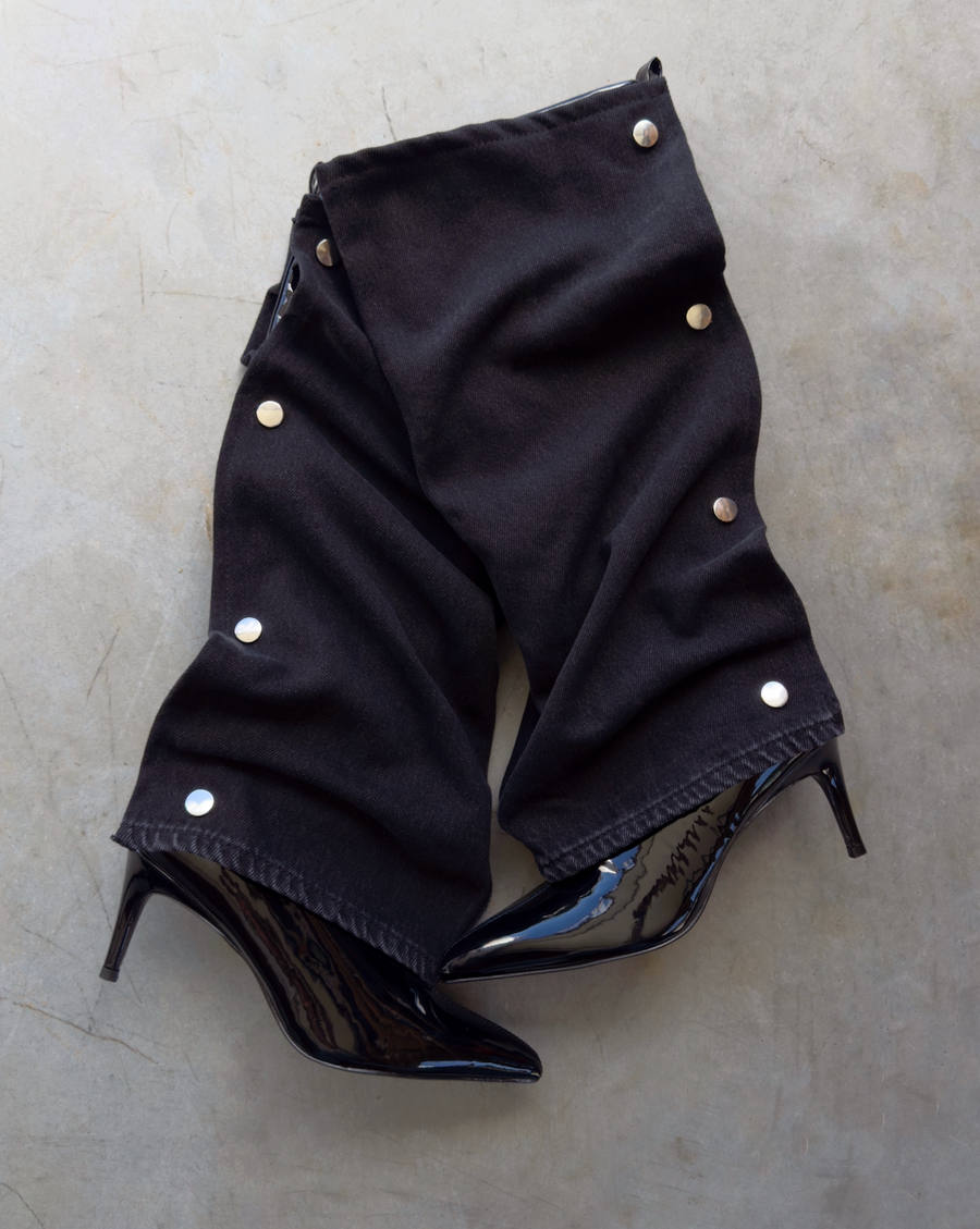 SHINY BLACK DENIM HEELS